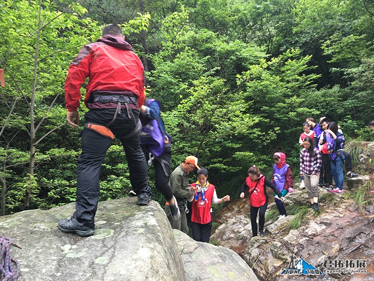 赫基商貿(mào)服飾藥王谷穿越戶(hù)外體驗(yàn)