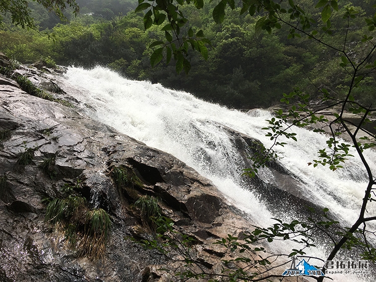 赫基商貿(mào)服飾藥王谷穿越戶(hù)外體驗(yàn)